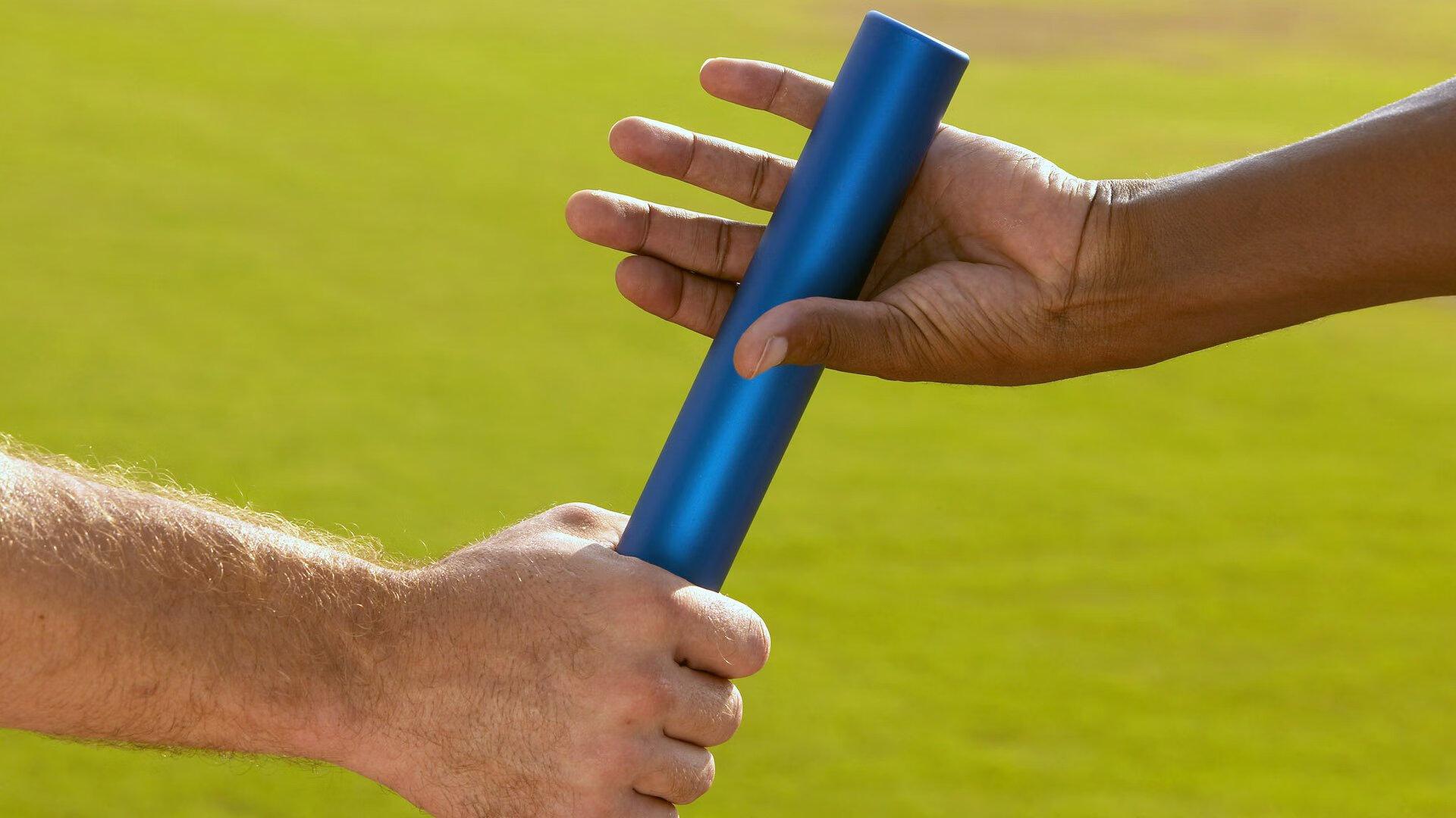 前国脚评国足惨败日本引争议,踢不到球就踢人?言论掀起舆论风暴